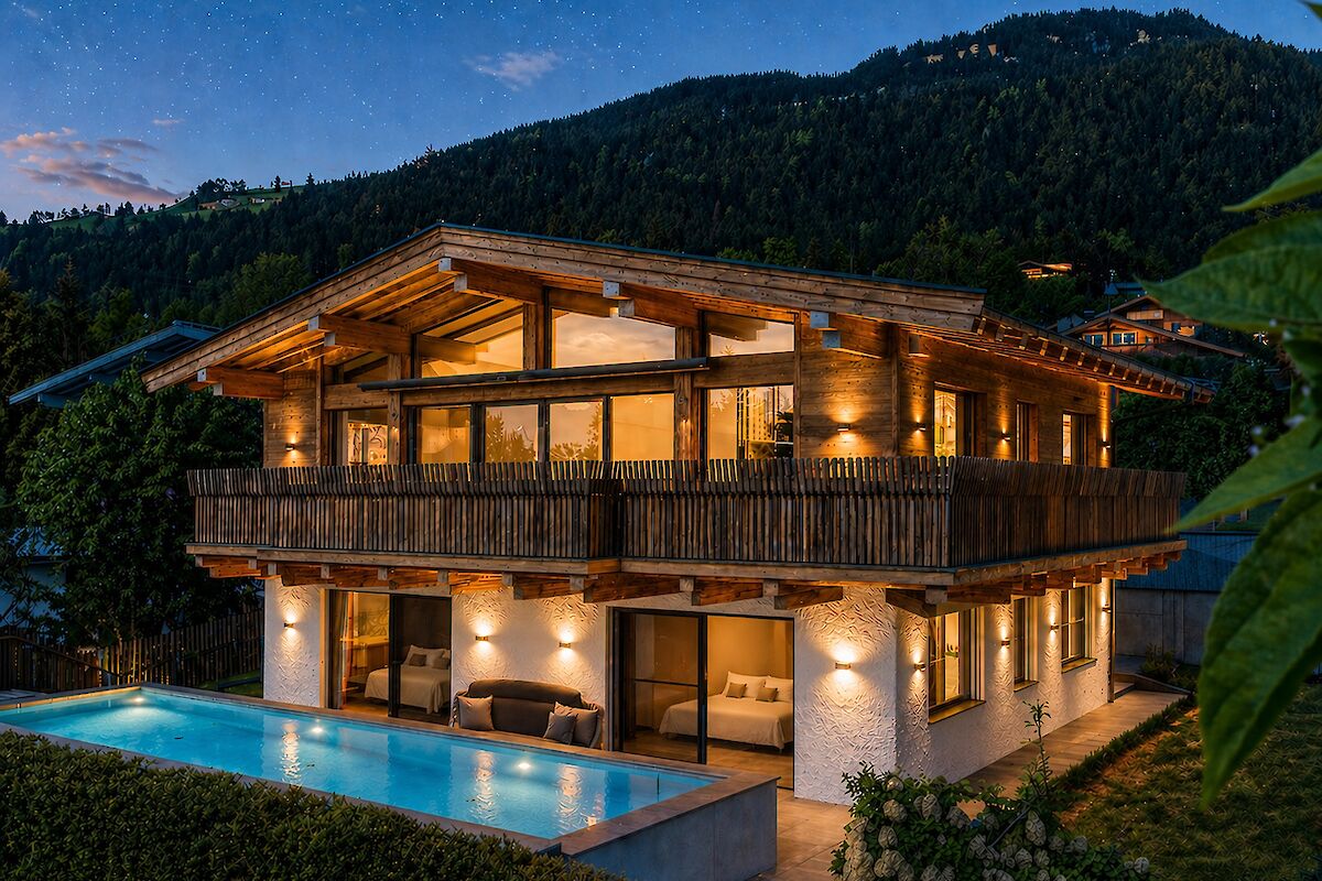 Chalet with pool on the sunny hillside in Kitzbuehel