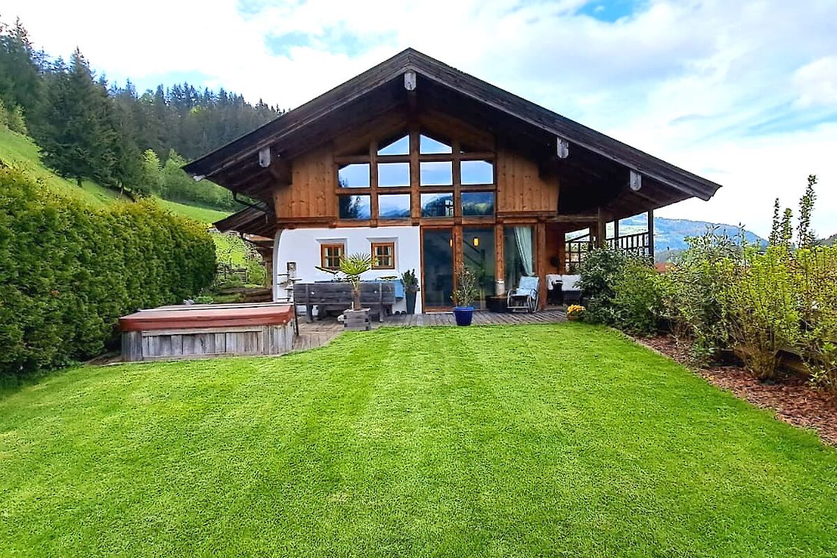 Landhaus in idyllischer, unverbauter und absolut ruhiger Lage