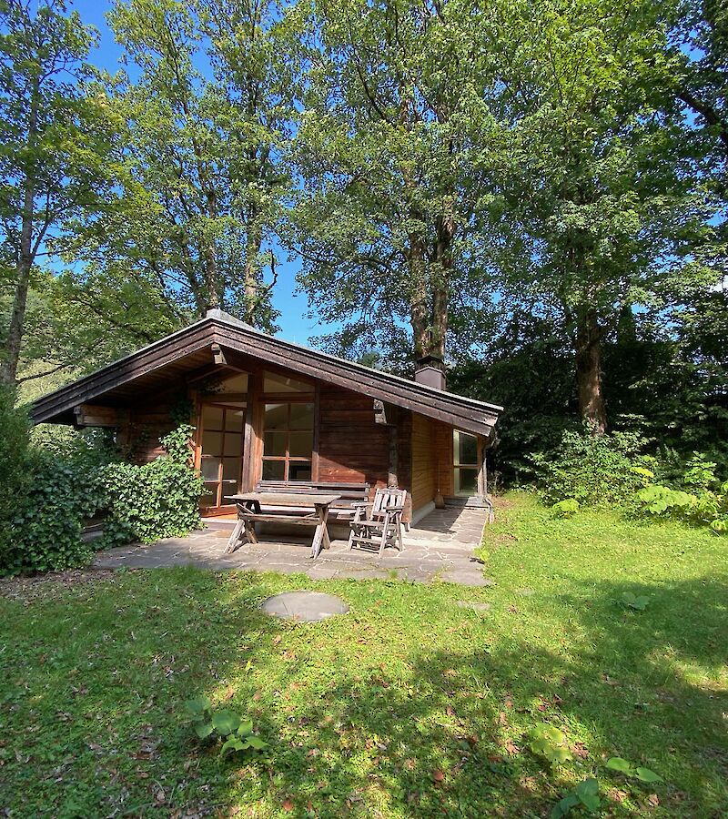 Log cabin in a very nice location - close to town