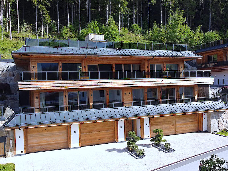 Luxurious apartments in a three-family house with pool in the Kitzb