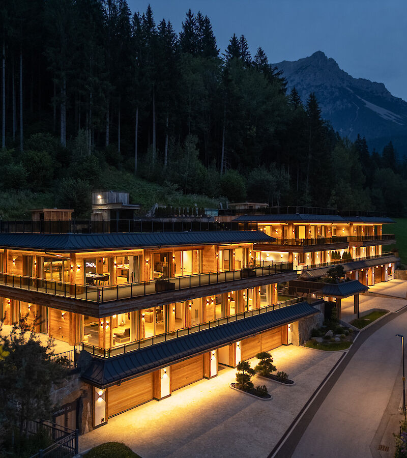 Adlerhorst mit Pool am Waldrand in den Kitzbüheler Alpen