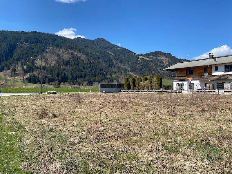 Plot in a sunny location with very nice views