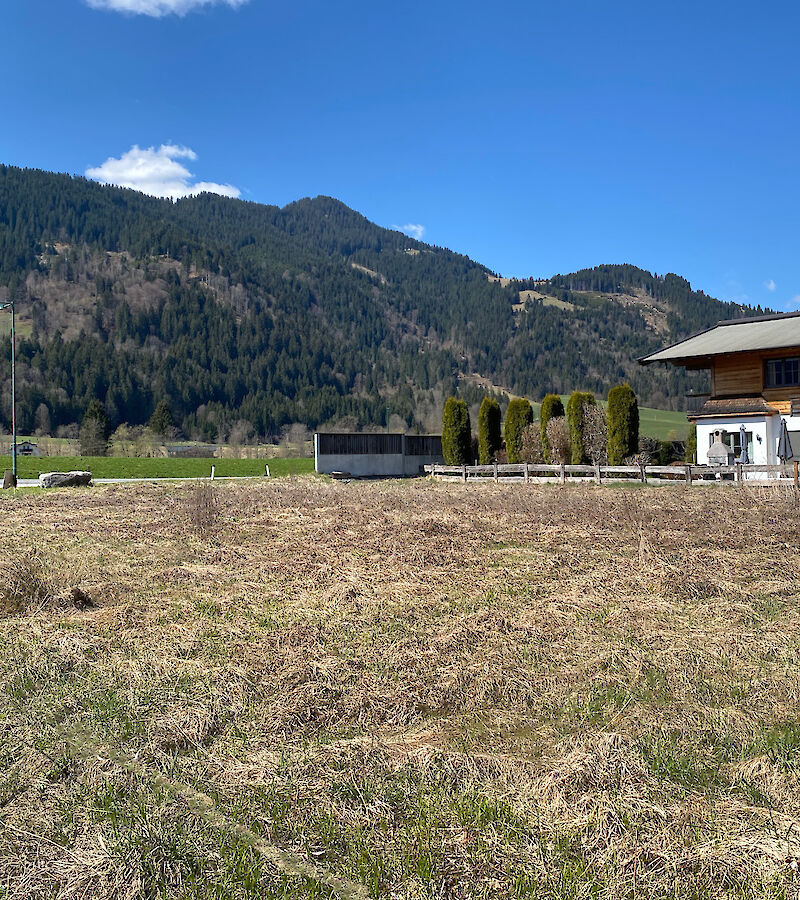 Plot in a sunny location with very nice views