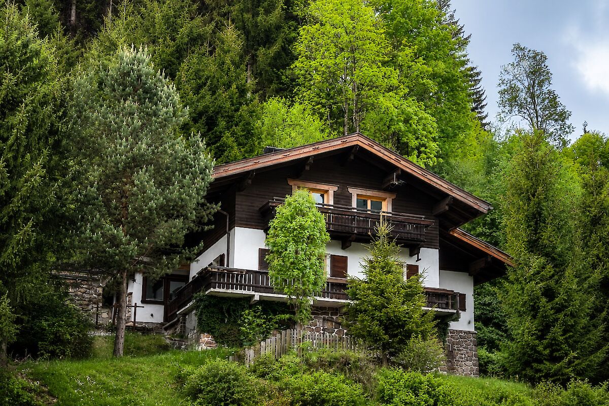 Detached house with panoramic views in a central location in Kitzb