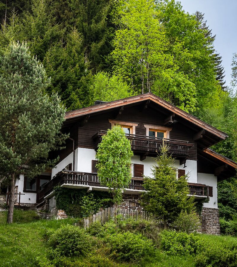 Detached house with panoramic views in a central location in Kitzb