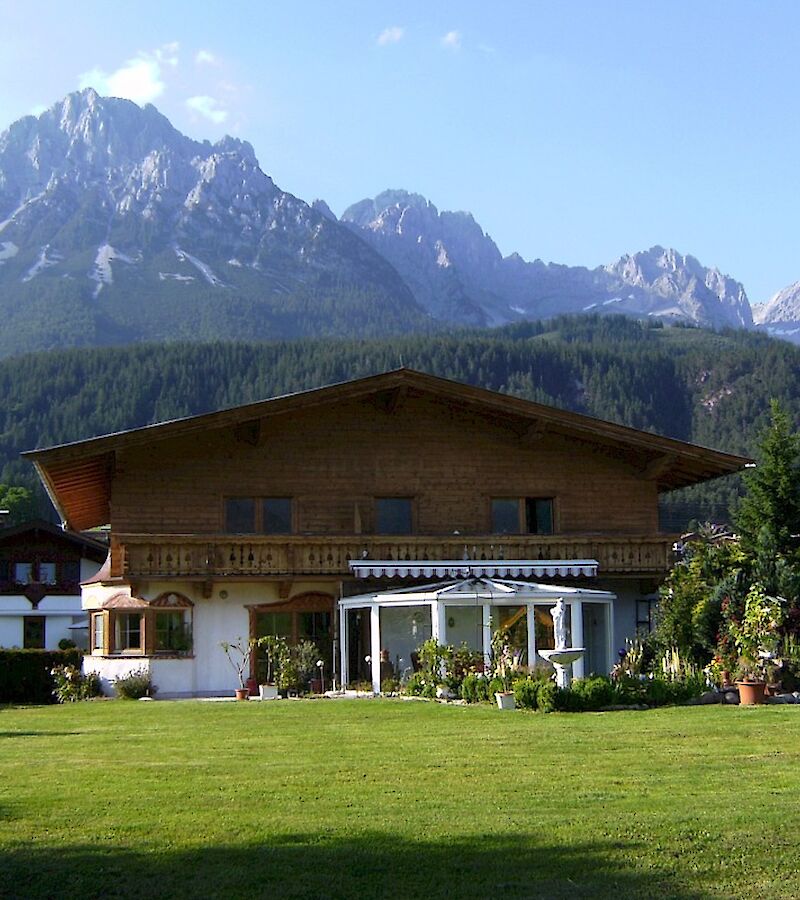 Apartment for rent on the 1st floor directly on the golf course with a view of the Kaiser Mountains